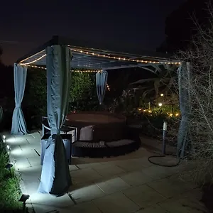 T1 De 45m2 Climatise, Spa, Au Milieu Des Oliviers Appartement